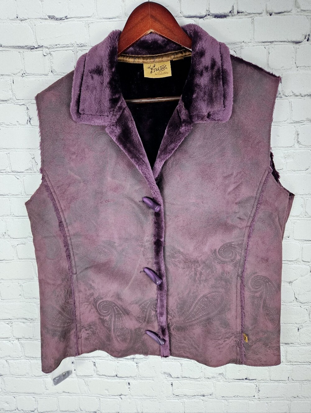DICK IDOL by CABELA'S | plush interior faux embossed paisley suede toggle vest